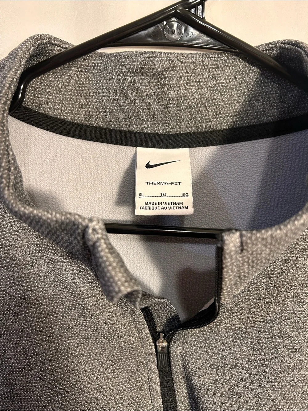 Nike Men's Gray Quarter-Zip Performance Pullover